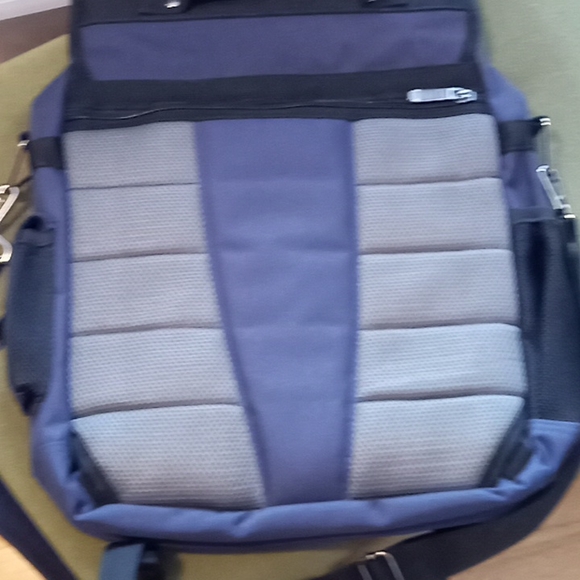 Backpack - Picture 4 of 8